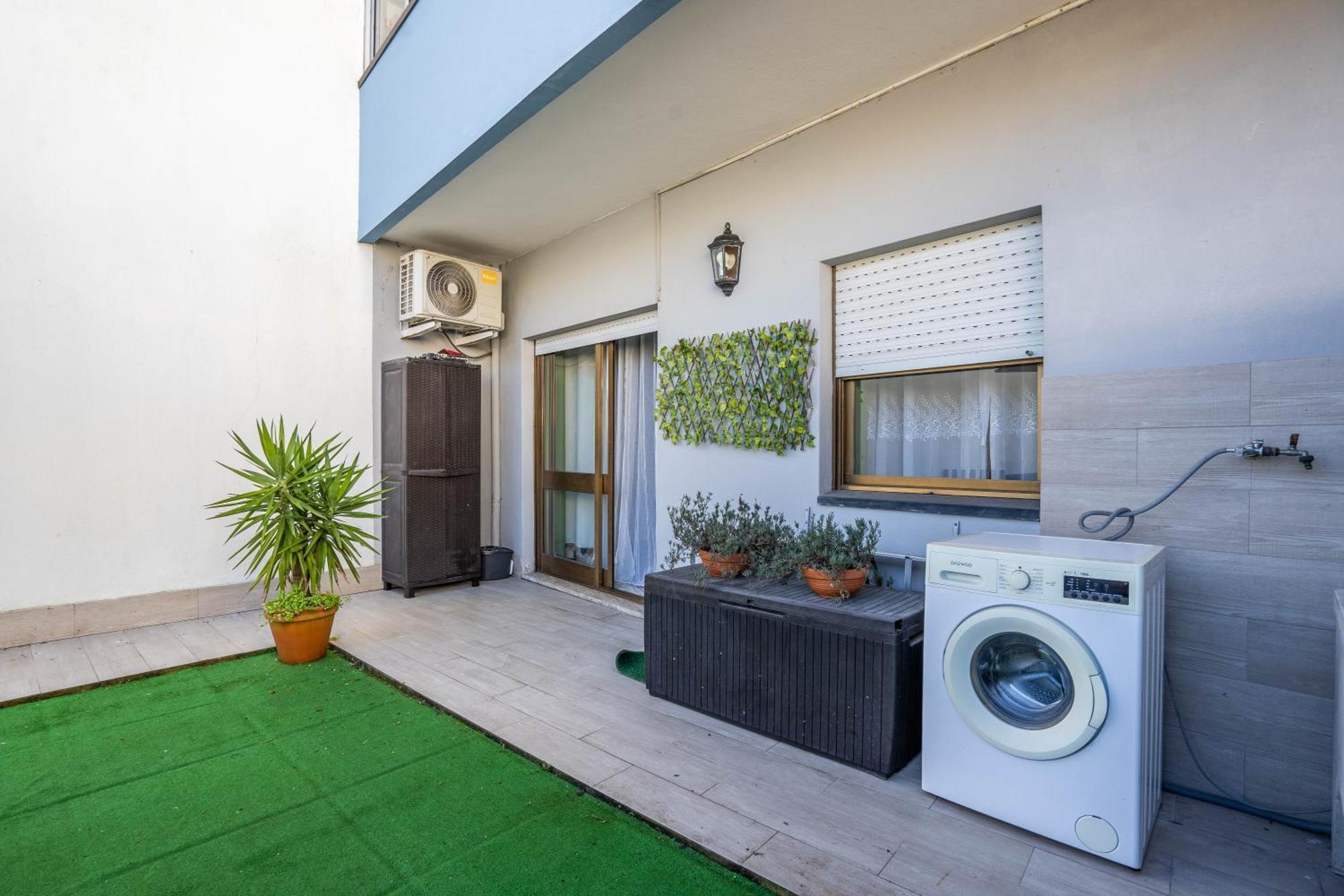 Apartamento Santa Catarina W/ Terrace By Lovelystay